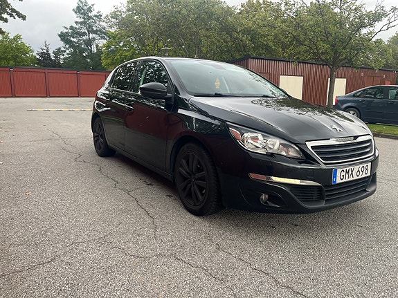 Peugeot 308 4 of 8