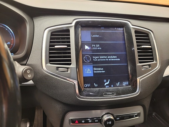 Volvo XC90 12 of 25