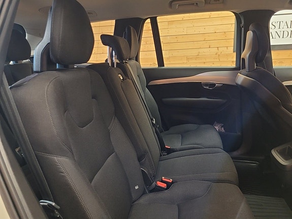 Volvo XC90 20 of 25