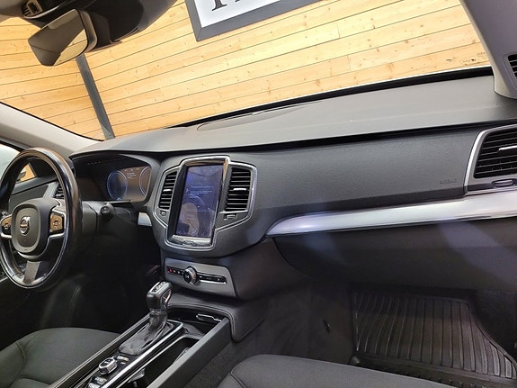 Volvo XC90 24 of 25