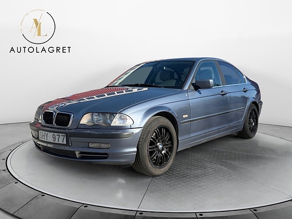 BMW 330i