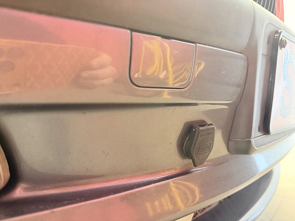BMW 330i 16 of 17