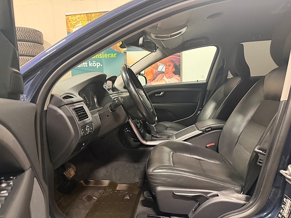 Volvo V70 16 of 25