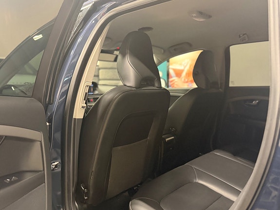Volvo V70 10 of 25