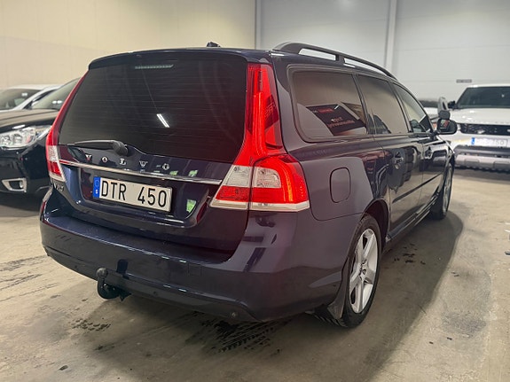 Volvo V70 8 of 25