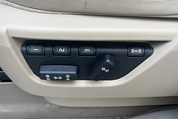 Land Rover Range Rover Sport 17 of 24