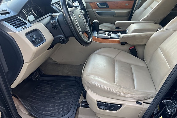 Land Rover Range Rover Sport 16 of 24