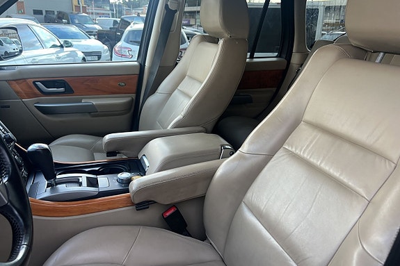 Land Rover Range Rover Sport 18 of 24