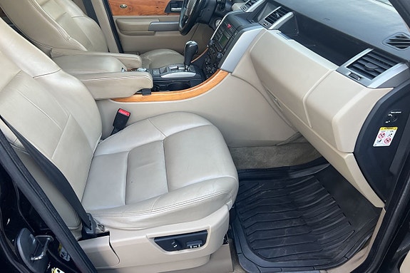 Land Rover Range Rover Sport 10 of 24
