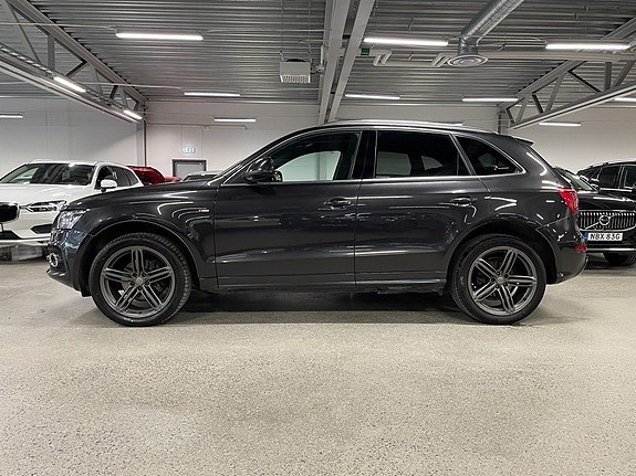 Audi Q5 2 of 5