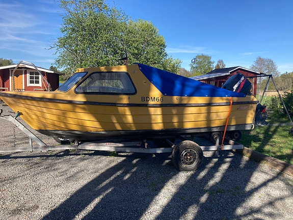 Charmig äldre gul dam: Ömo 495 4 of 10