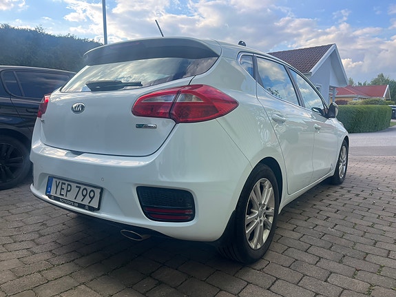 Kia Ceed 3 of 6