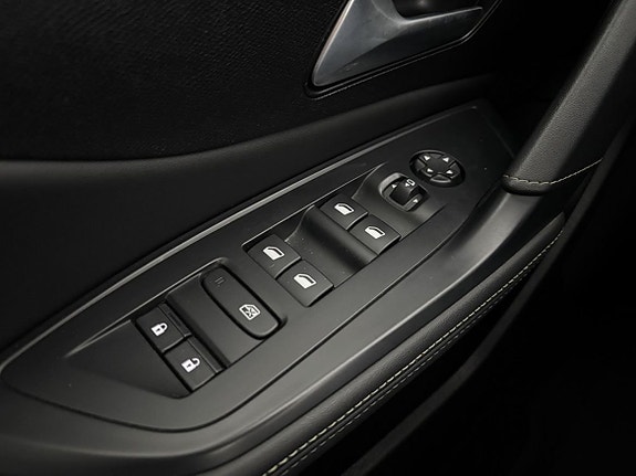 Peugeot 308 15 of 26