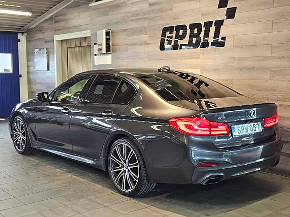 BMW 530d 3 of 5