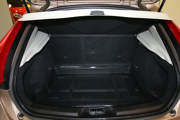 Volvo V40 10 of 27