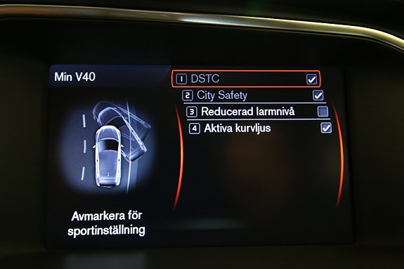 Volvo V40 21 of 27