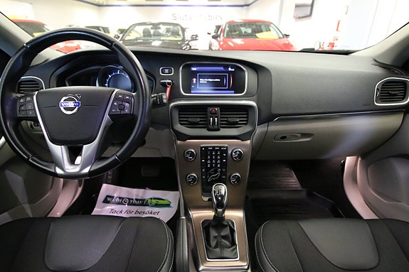 Volvo V40 14 of 27