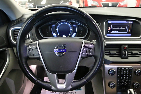 Volvo V40 18 of 27