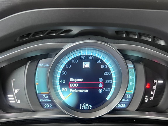 Volvo V40 24 of 27