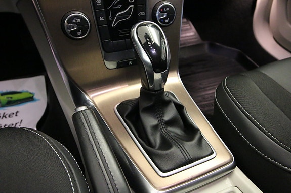 Volvo V40 16 of 27