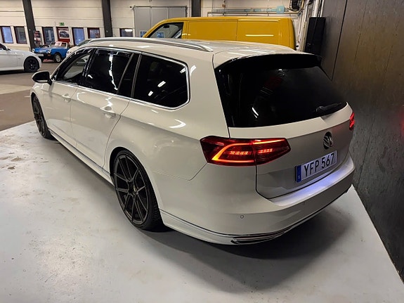 Volkswagen Passat 3 of 5