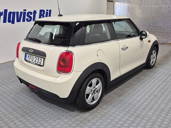MINI One 4 of 5