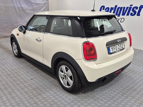 MINI One 3 of 5