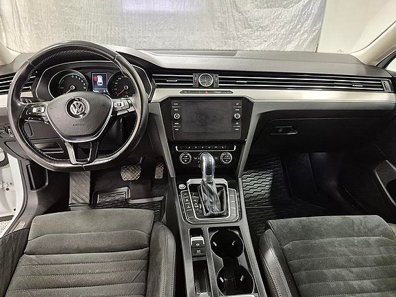 Volkswagen Passat 6 of 6