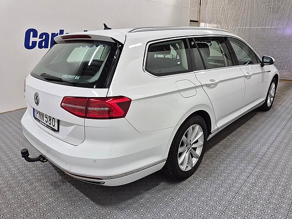 Volkswagen Passat 4 of 6