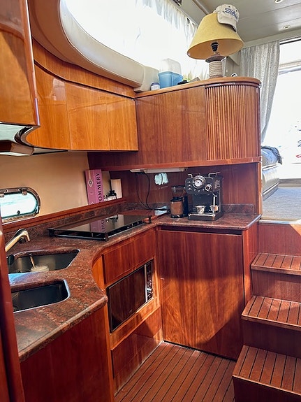 Azimut 40 Flybridge 13 of 24