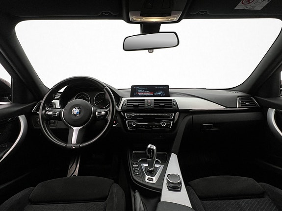 BMW 330e 12 of 30