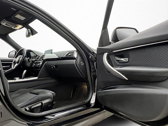 BMW 330e 24 of 30