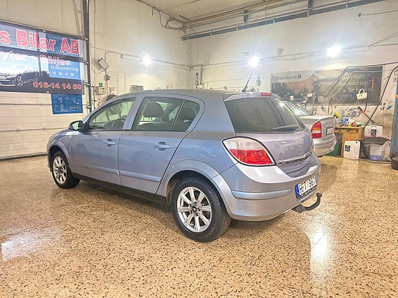 Opel Astra 4 of 5