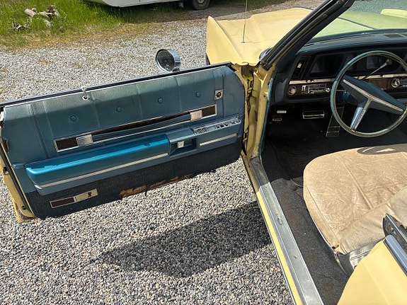 Oldsmobile 98 13 of 24