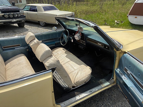 Oldsmobile 98 11 of 24