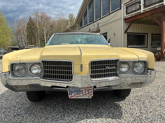 Oldsmobile 98 14 of 24