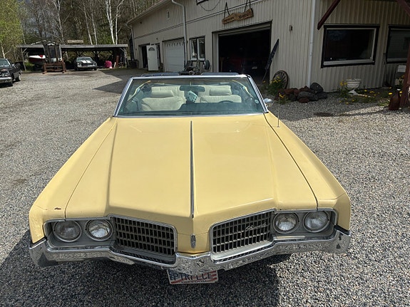 Oldsmobile 98 15 of 24