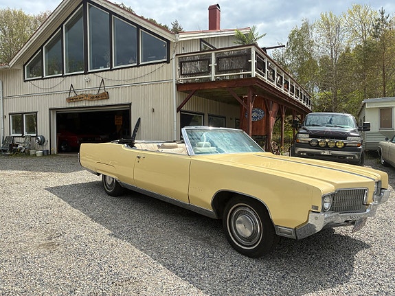 Oldsmobile 98 10 of 24