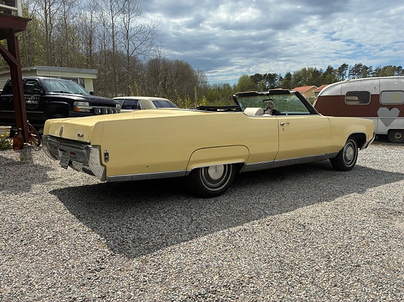 Oldsmobile 98 8 of 24