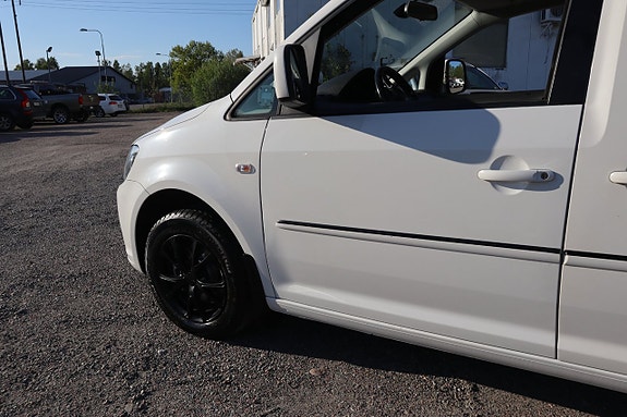 Volkswagen Caddy 8 of 22