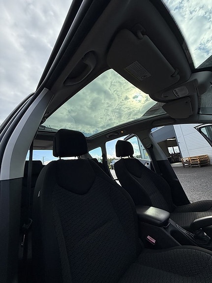Peugeot 308 SW 7 of 15