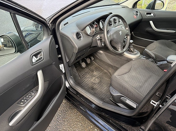 Peugeot 308 SW 8 of 15