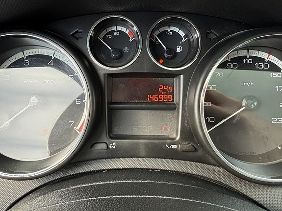 Peugeot 308 SW 14 of 15