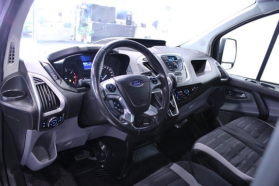 Ford Transit Custom 13 of 21