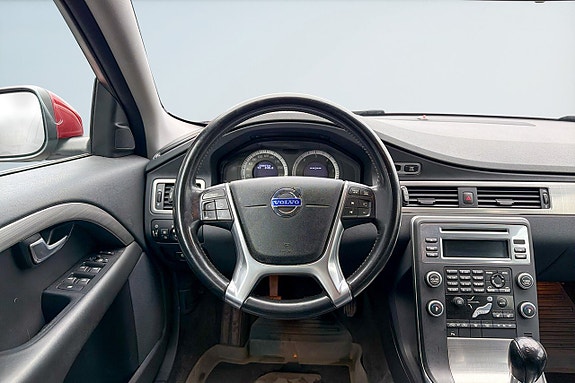 Volvo V70 11 of 17