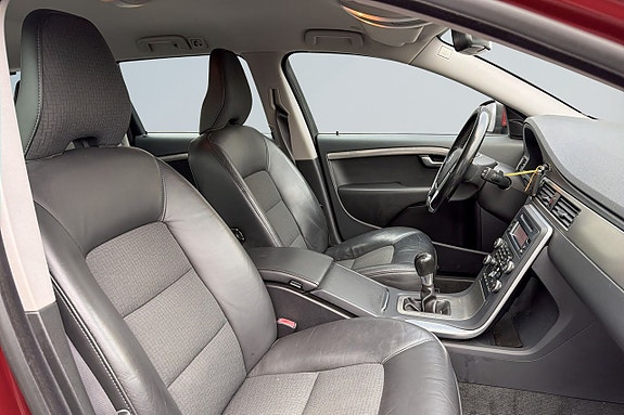 Volvo V70 16 of 17