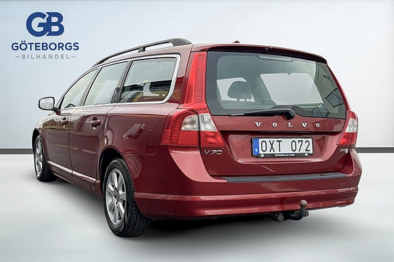 Volvo V70 4 of 5