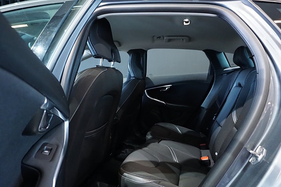 Volvo V40 8 of 16