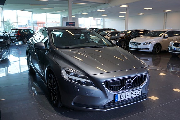 Volvo V40 5 of 16