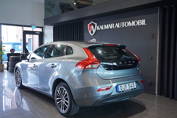 Volvo V40 6 of 16